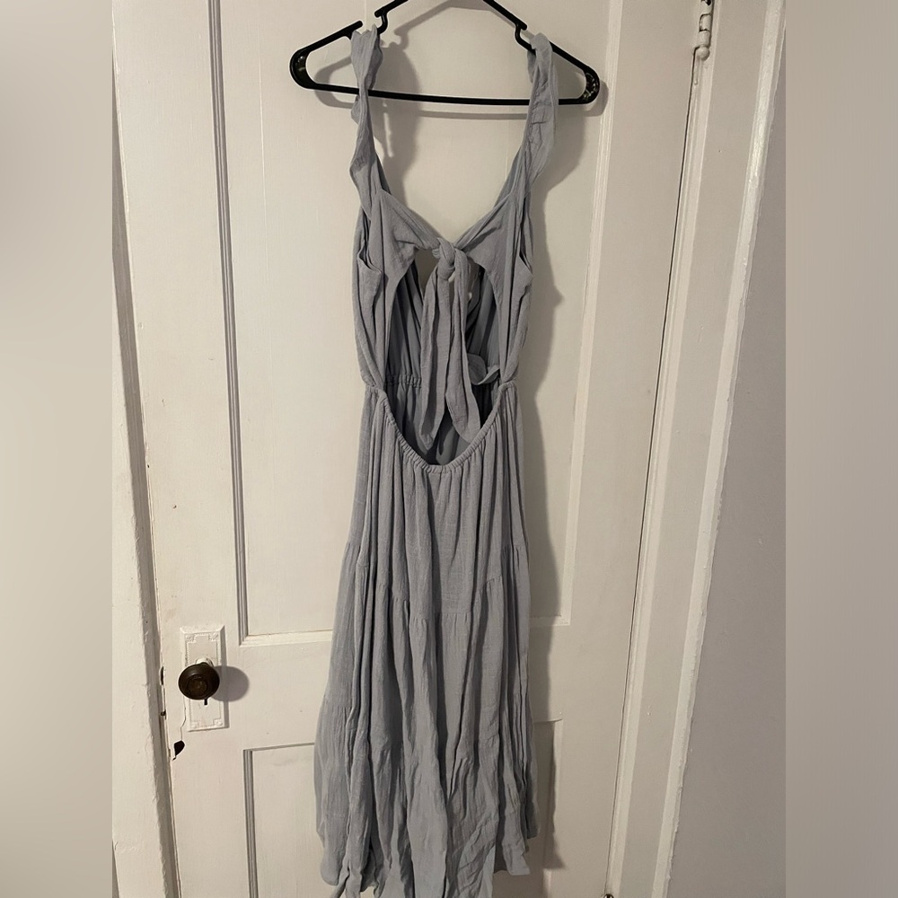👗 Sadie & Sage Tie Back Cutout Tiered Dress - Small